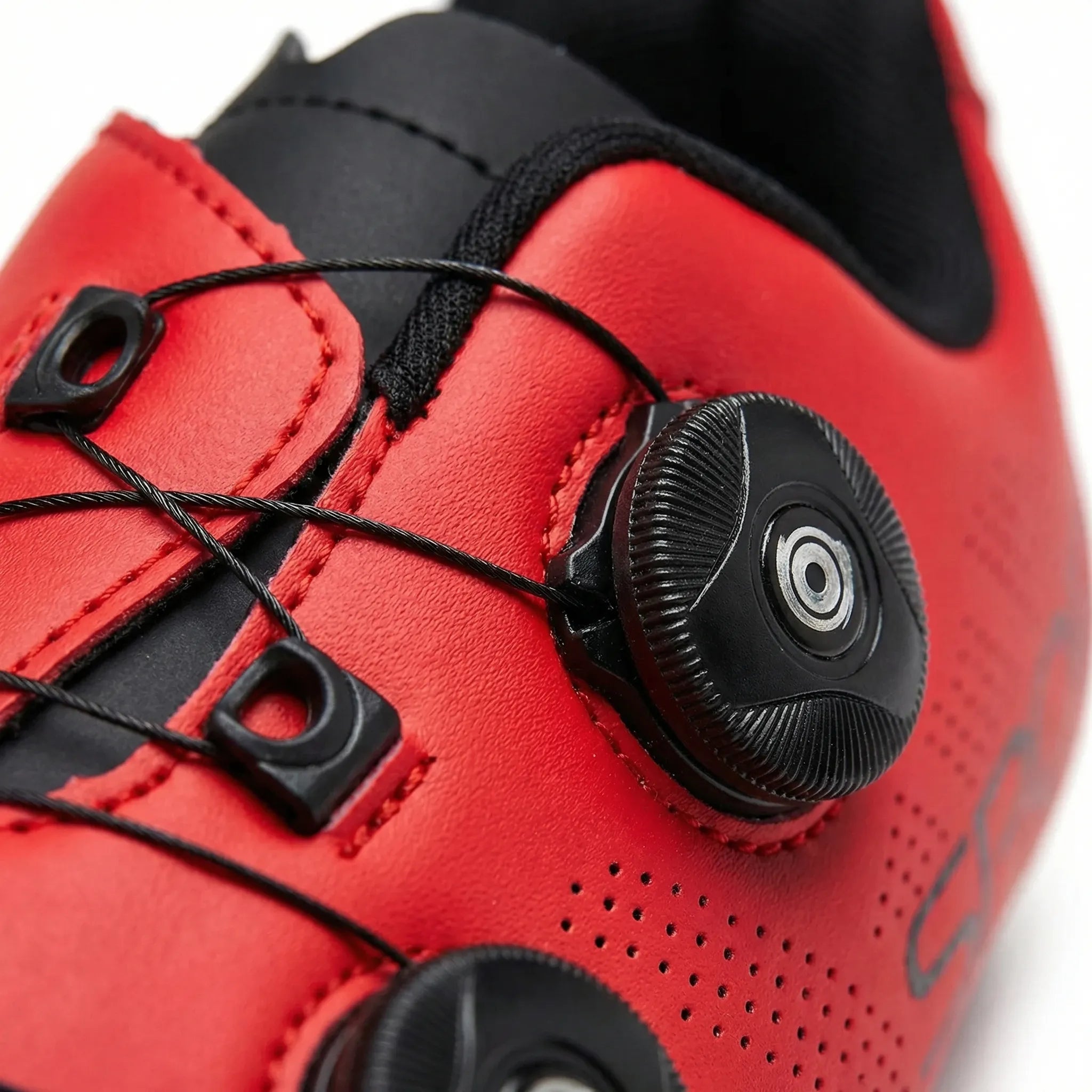 MTB cycling shoe with dual rotary dial closure and SPD cleat compatibility