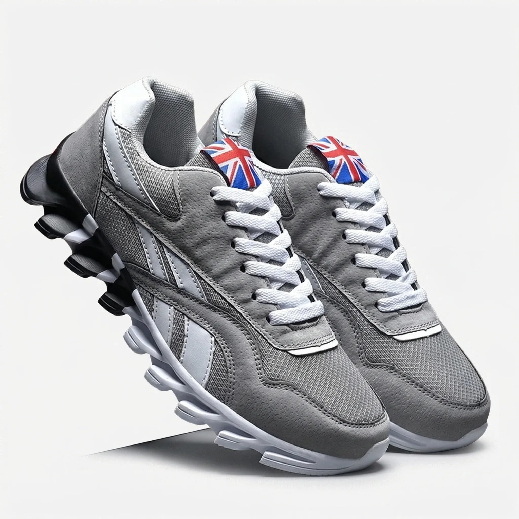 Men's lightweight casual sneakers with flexible sole and padded collar