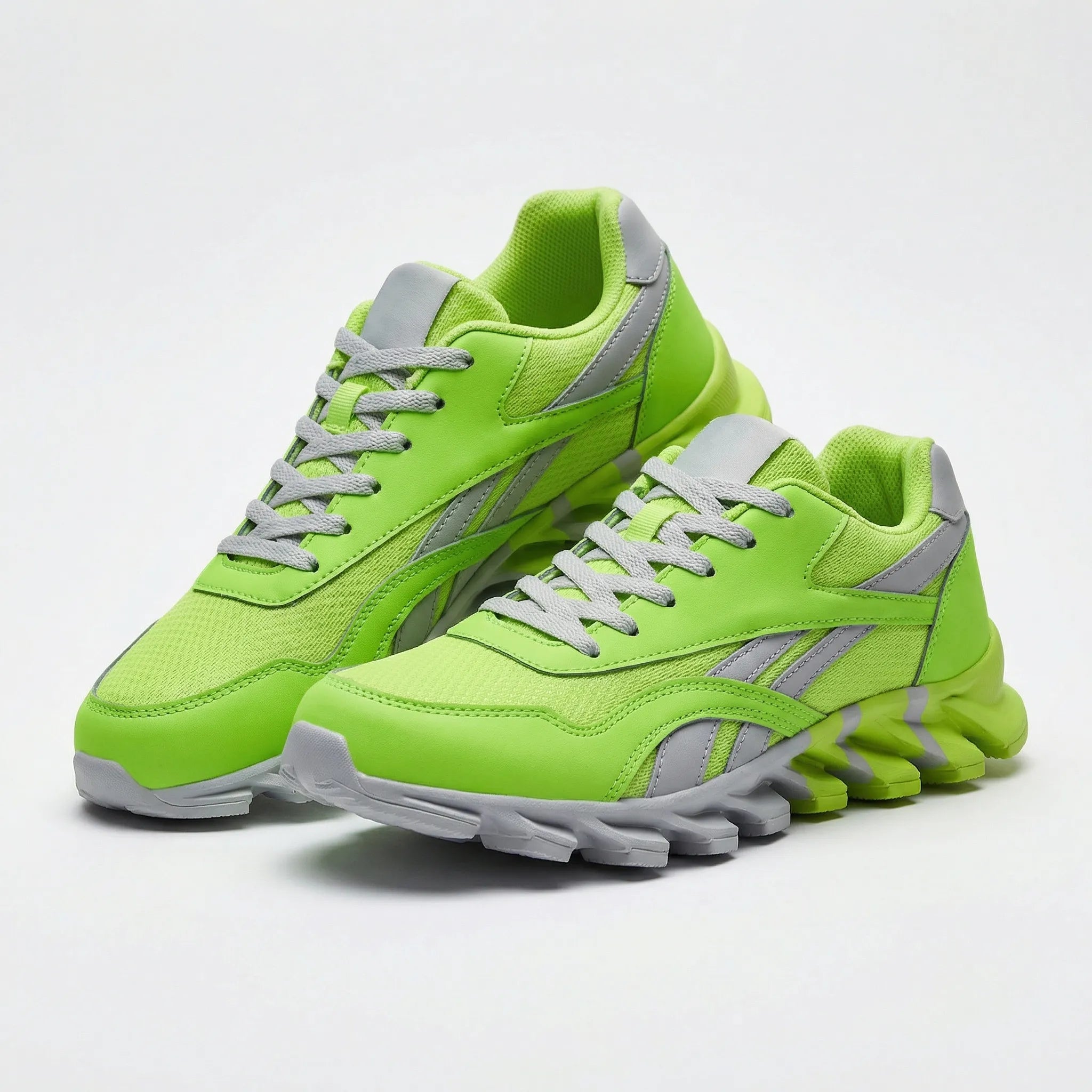 Men's lightweight casual sneakers with flexible sole and padded collar