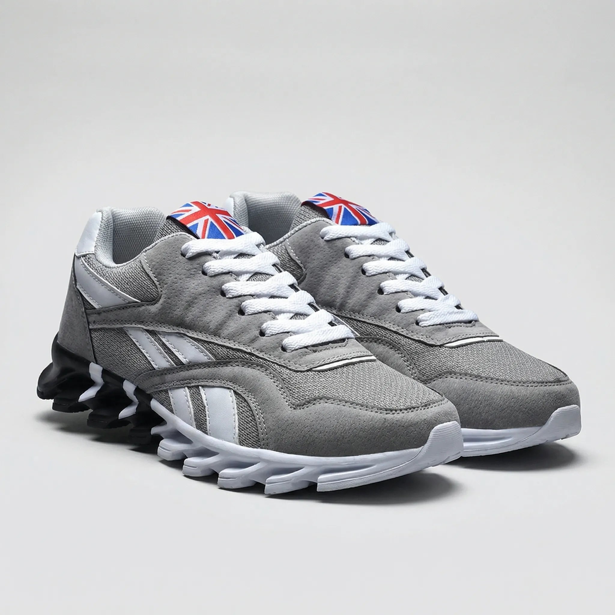 Men's lightweight casual sneakers with flexible sole and padded collar
