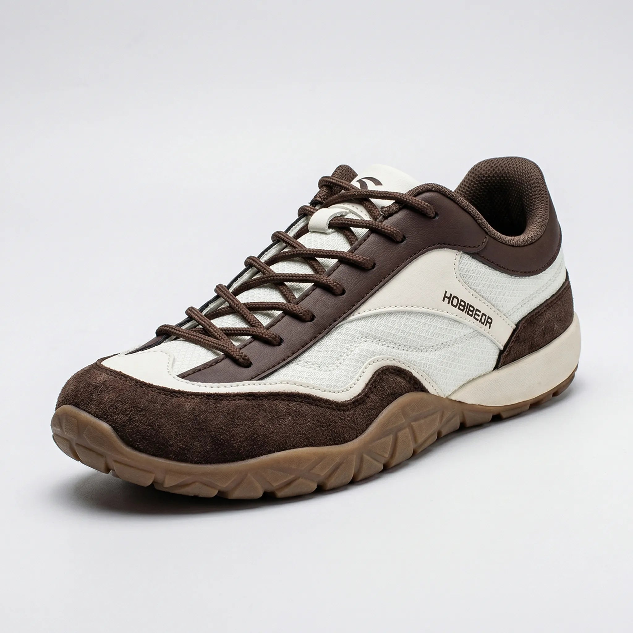 Wide-fit trail walking shoes with non-slip sole and retro styling