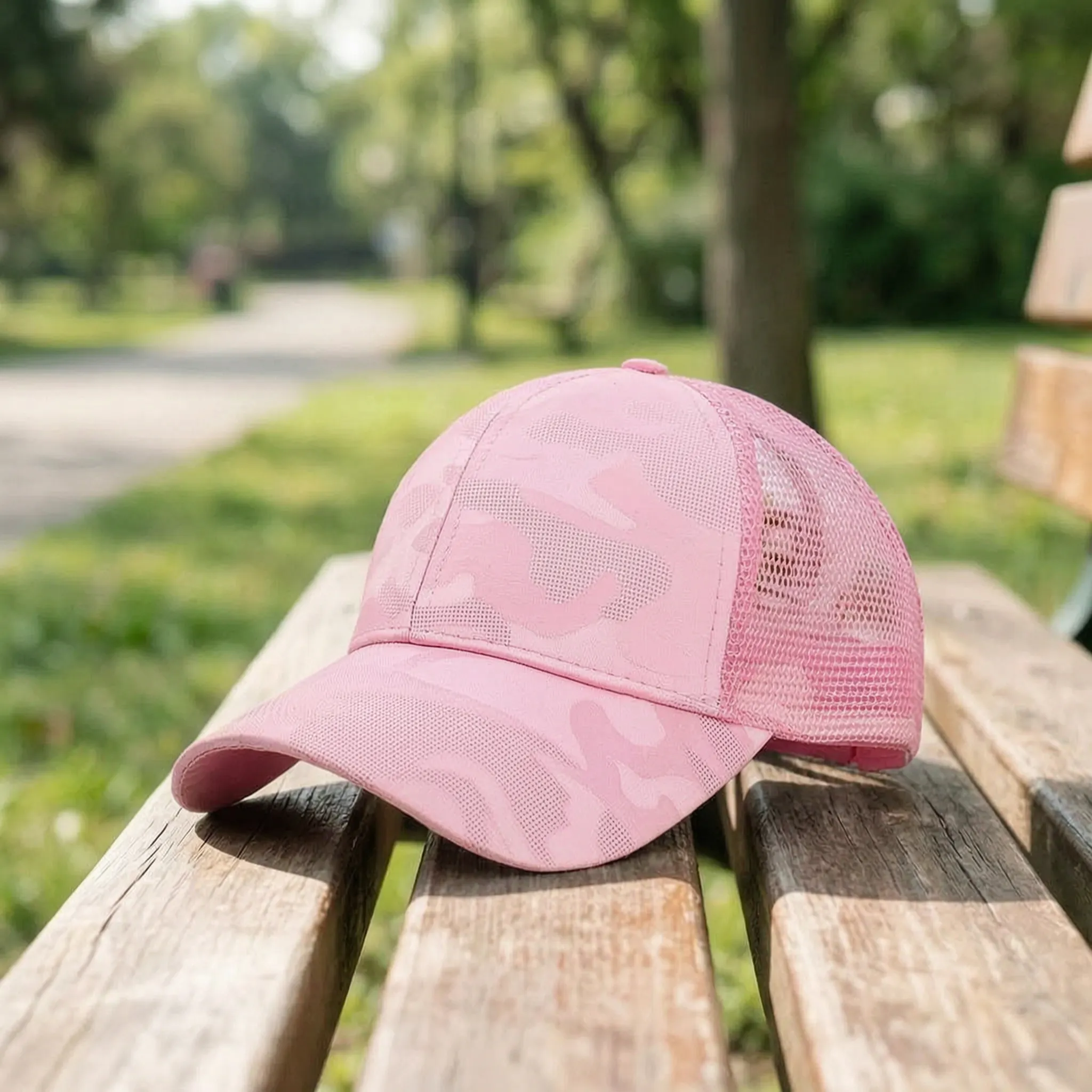 Women's baseball cap with ponytail opening, breathable mesh back