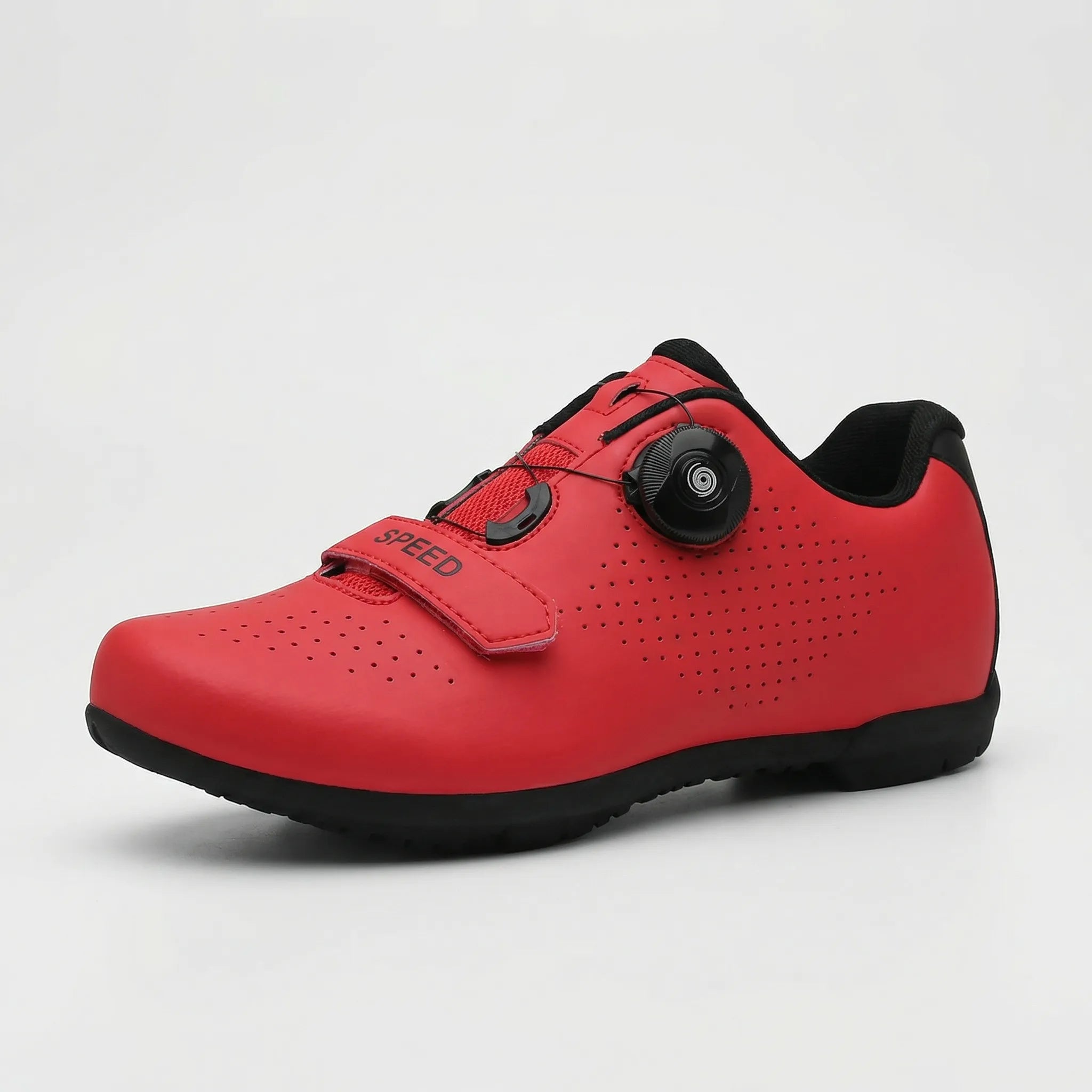Cleat-free flat pedal cycling shoe with grippy rubber sole and rotary dial