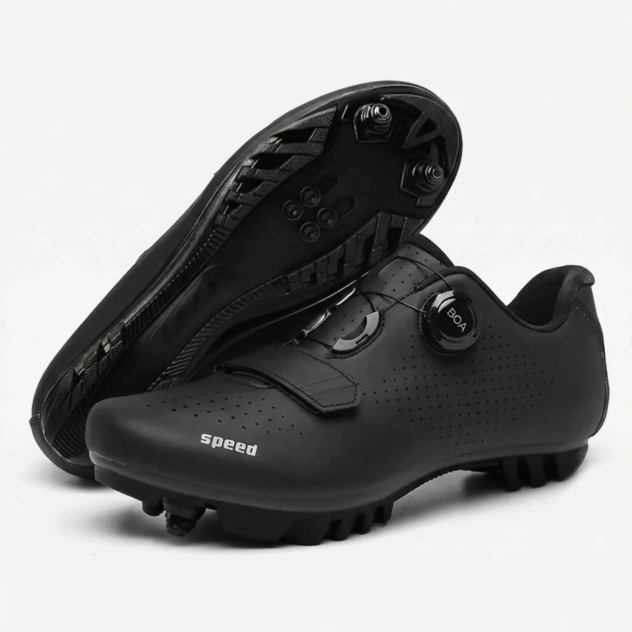 Men's dual-purpose cycling shoe with rotary dial closure and perforated upper
