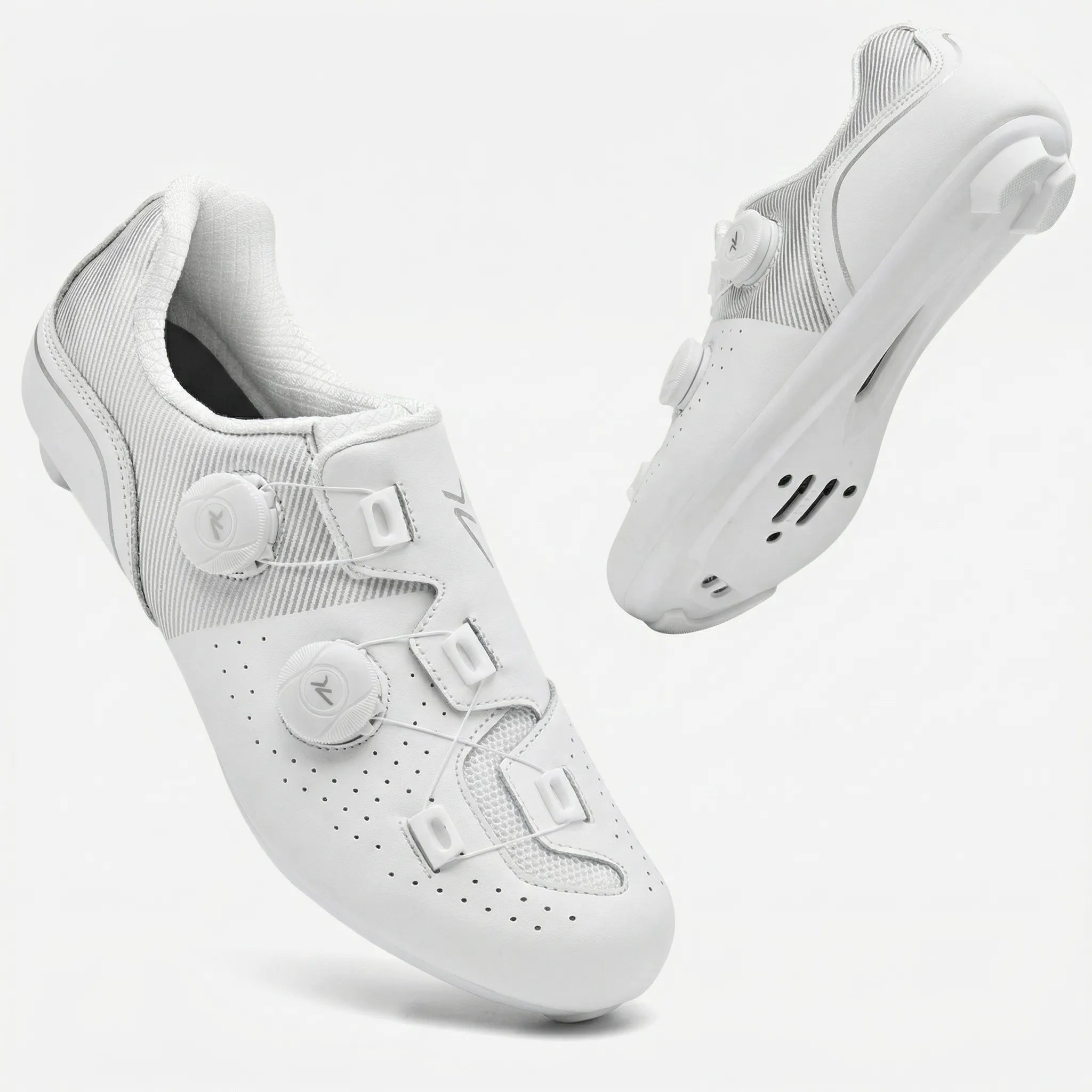 Road and MTB cycling shoes with dual rotary dial closure system