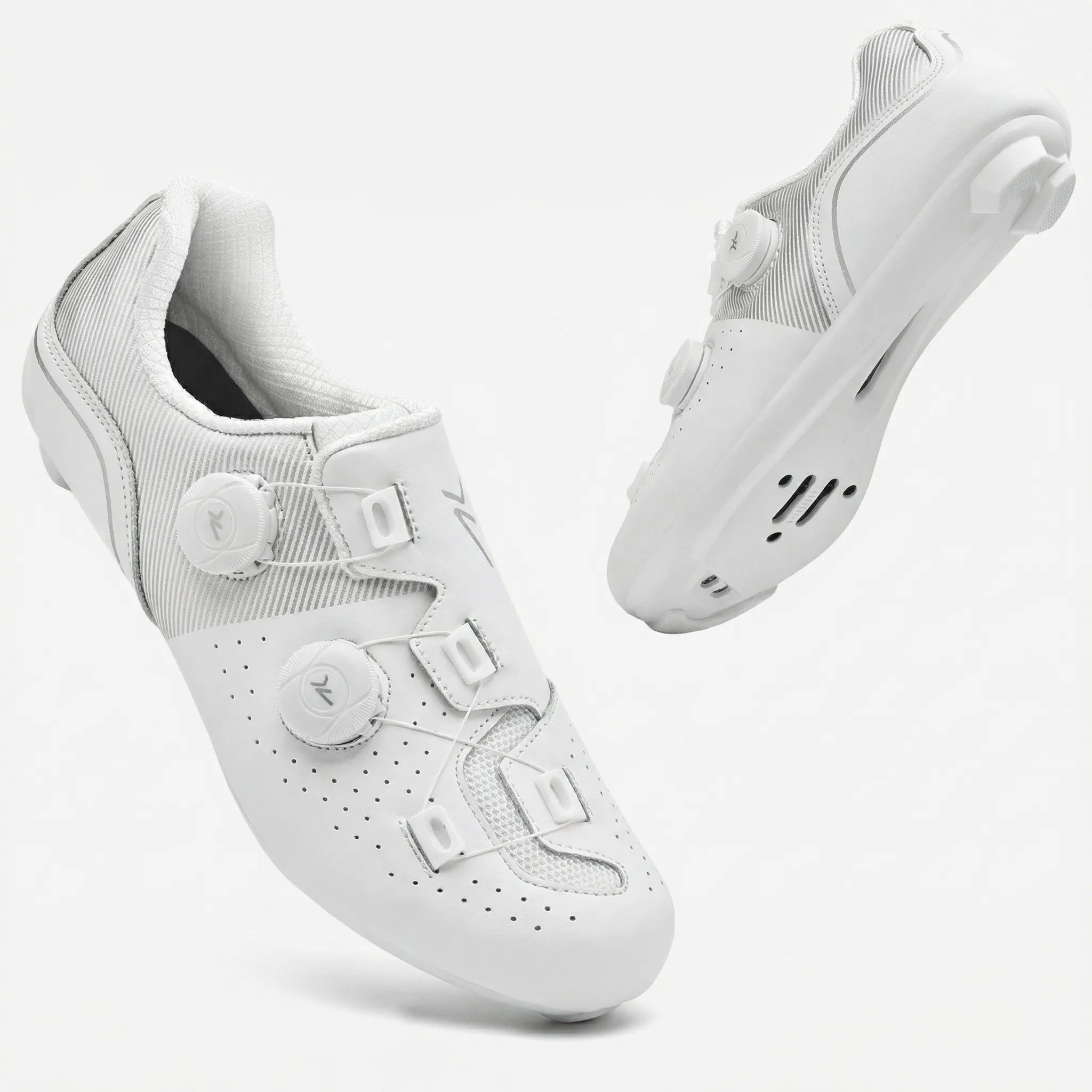 Road and MTB cycling shoes with dual rotary dial closure system