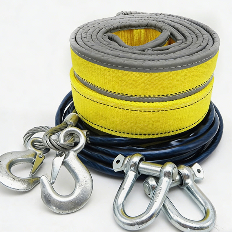 8-Ton Tow Rope with U-Shackle Hooks – Heavy-Duty, Reflective & 4 Metres Long, Be Ready for Roadside Recovery