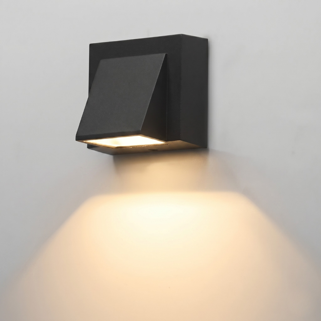 Celrien | Sconcera IP65-Rated Outdoor Wall Sconce